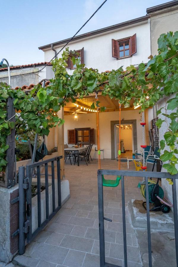 Holiday House Nova Stara Baška المظهر الخارجي الصورة